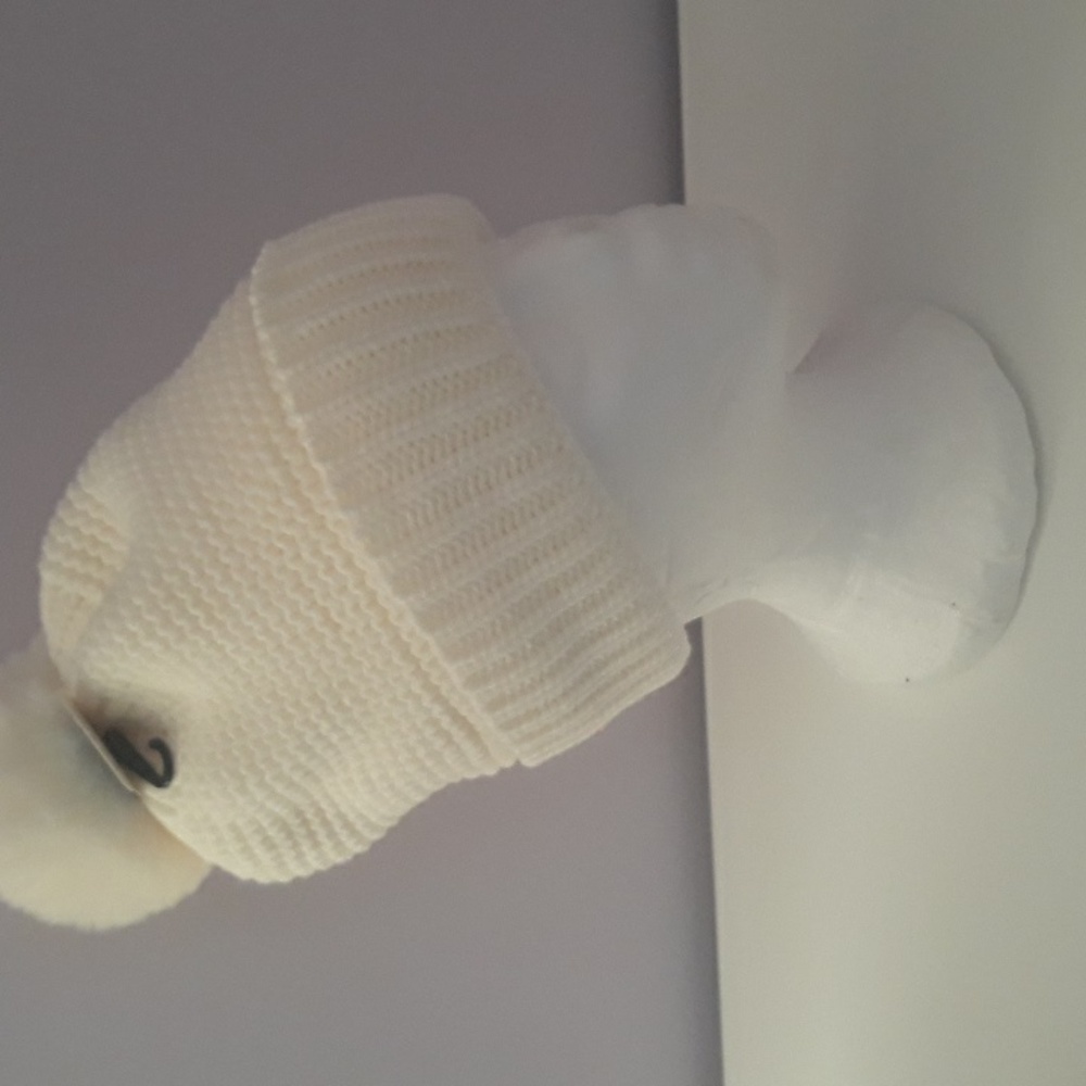 CC STYLE & FASHION Women's/Girl Winter White Pom-Pom Beanie.